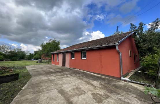 Biharugrán a központhoz közel, teljesen felújított 3 szobás családi ház eladó