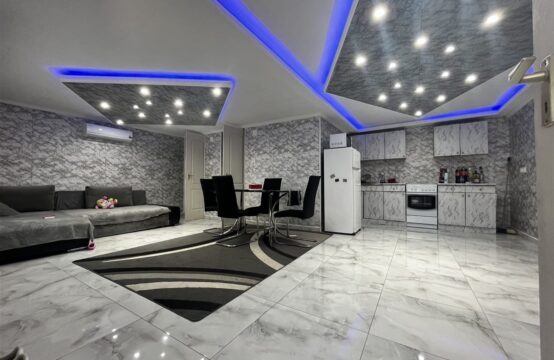 Sarkad teleki részén 2 szobás, amerikai konyhás, teljesen felújított családi ház eladó