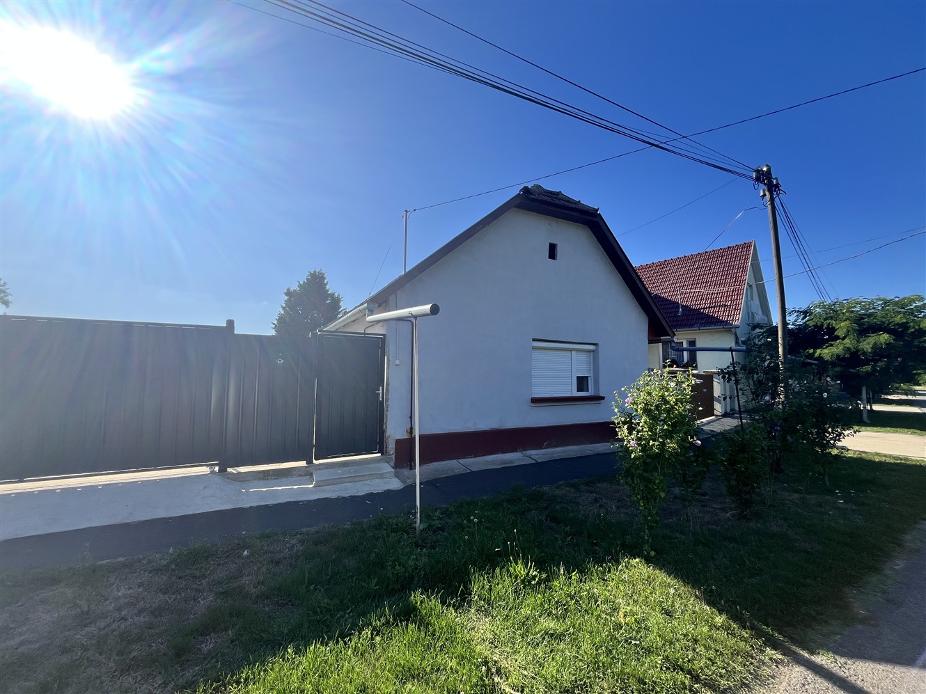 Gyula &#8211; Gyulavári elején, felújított, 2 szobás családi ház akciós áron eladó