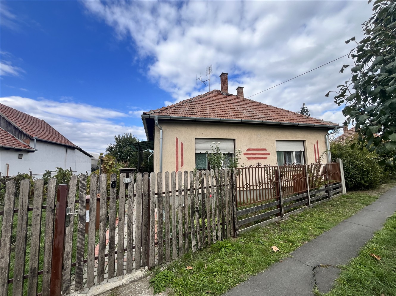 Dobozon a főúton 3 szobás tégla építésű családi ház akciós áron eladó